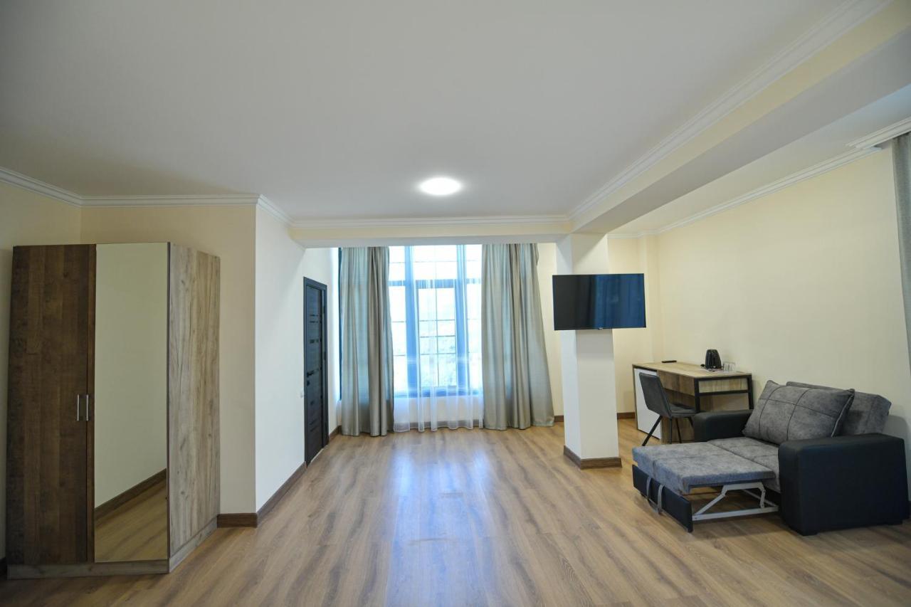 Madin Eco Hotel Debed Buitenkant foto