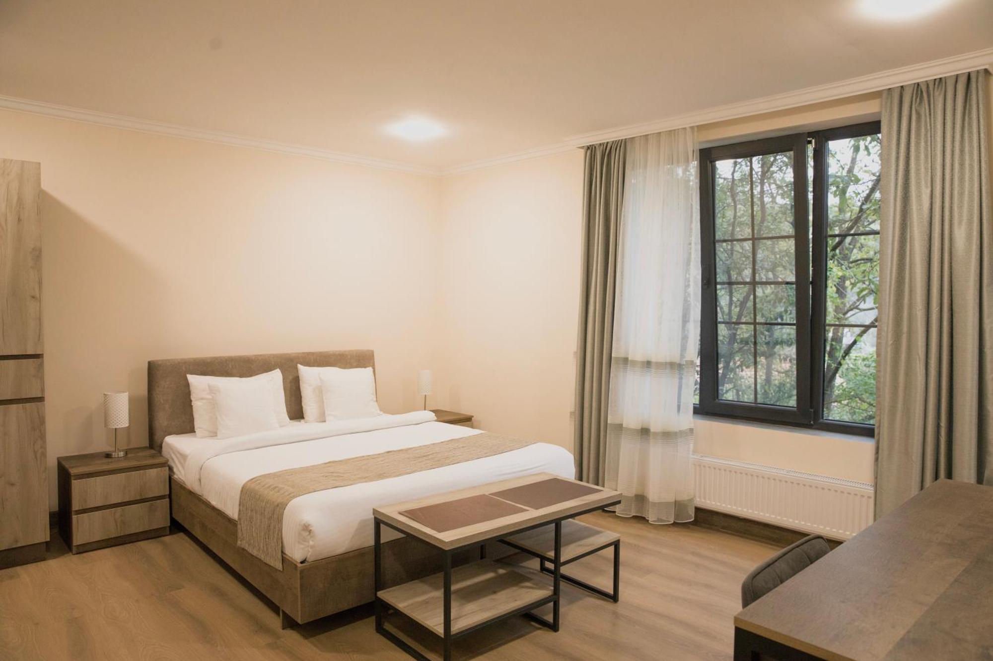 Madin Eco Hotel Debed Buitenkant foto
